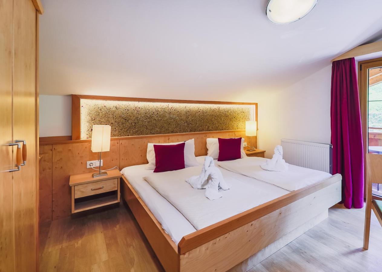 Panorama Hotel Guggenbichl - Inkl Sommerkarte, Einmaliger Eintritt Ins Tauern Spa & Bester Ausblick Ueber Kaprun Exterior foto